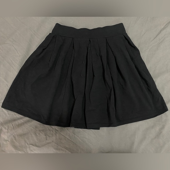 Forever 21 Pleated Skater Skirt, Black, XS - Picture 2 of 6